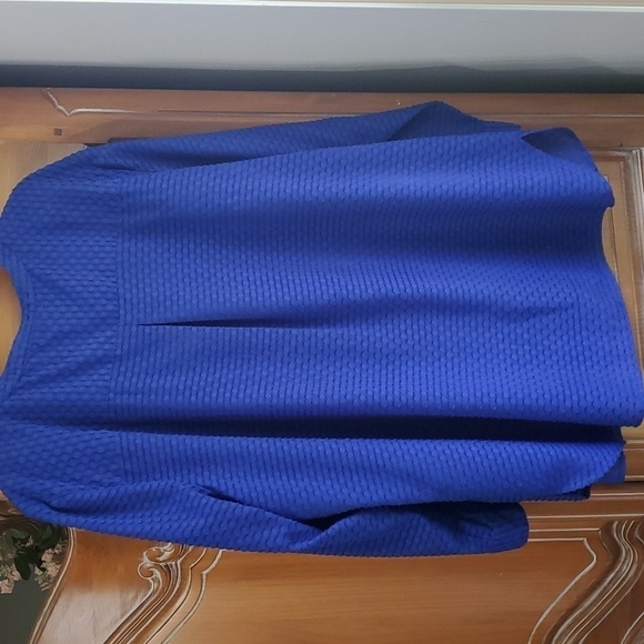 TALBOTS ROYAL BLUE BEAUTIFUL blouse, Size 3X. 3/4 sleeves. Completely lined. - Picture 6 of 12